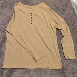 💰Make an offer, bundle and save💰 NWOT long sleeve- khaki shirt with 5 buttons